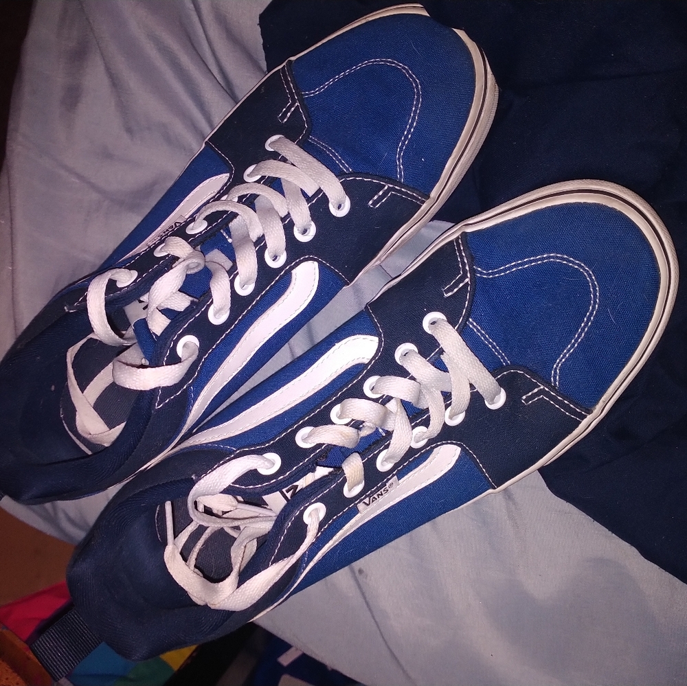 I've only wore them once I don't personally like vans so I'm selling them